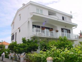 house with 5 apartments Zadar